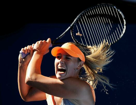 Maria Sharapova returned de bal op de Australian-Open 2011